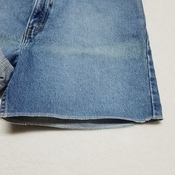 VINTAGE Levi's USA Made Stone Wash Cuffed Shorts - Picture 9 of 12